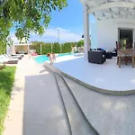 Luxury Panoramic In וילה